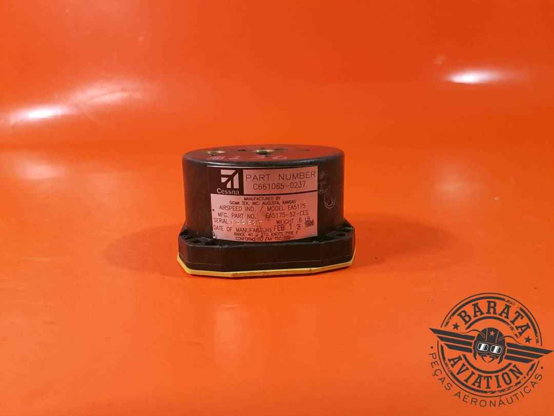 AIRSPEED INDICATOR RANGE 40-210 KNOTS TYPE PN : C661065-0237