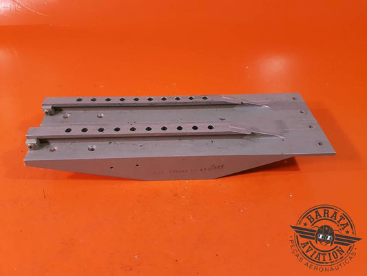 FRONT SEAT CENTER RAIL TRACK P/N: 002-430021-61  CADA UNIDADE