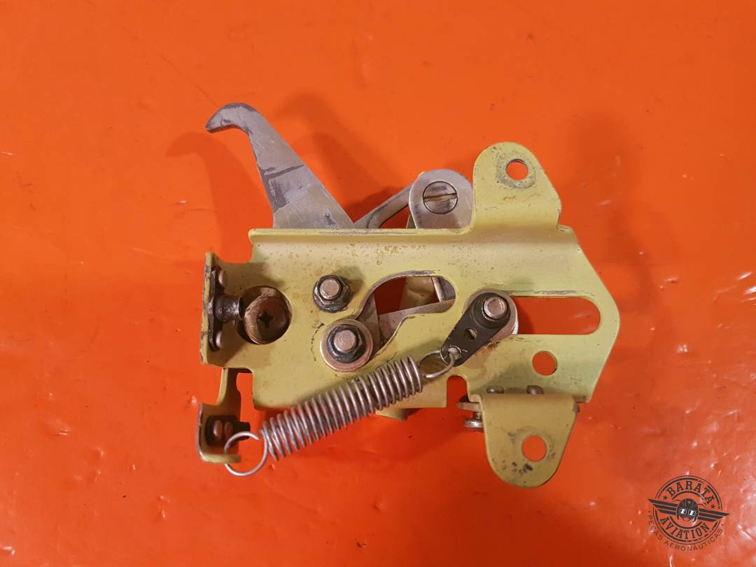 35-410456-601 Beech Latch Assy Cabin Door Upper