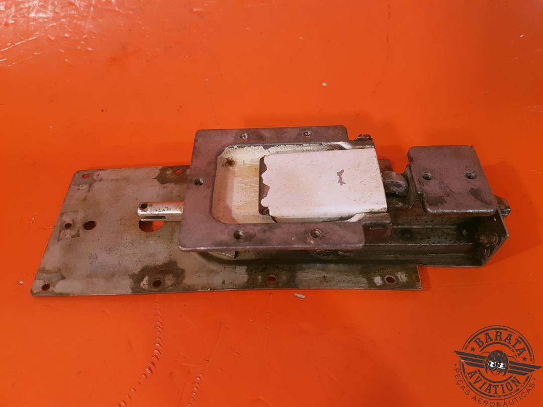 0413387 Conjunto de pestillo de puerta de cabina de Cessna L/H