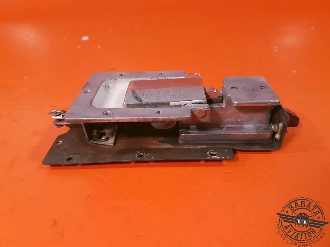 0517012-4 Conjunto de pestillo de puerta de cabina Cessna - R/H