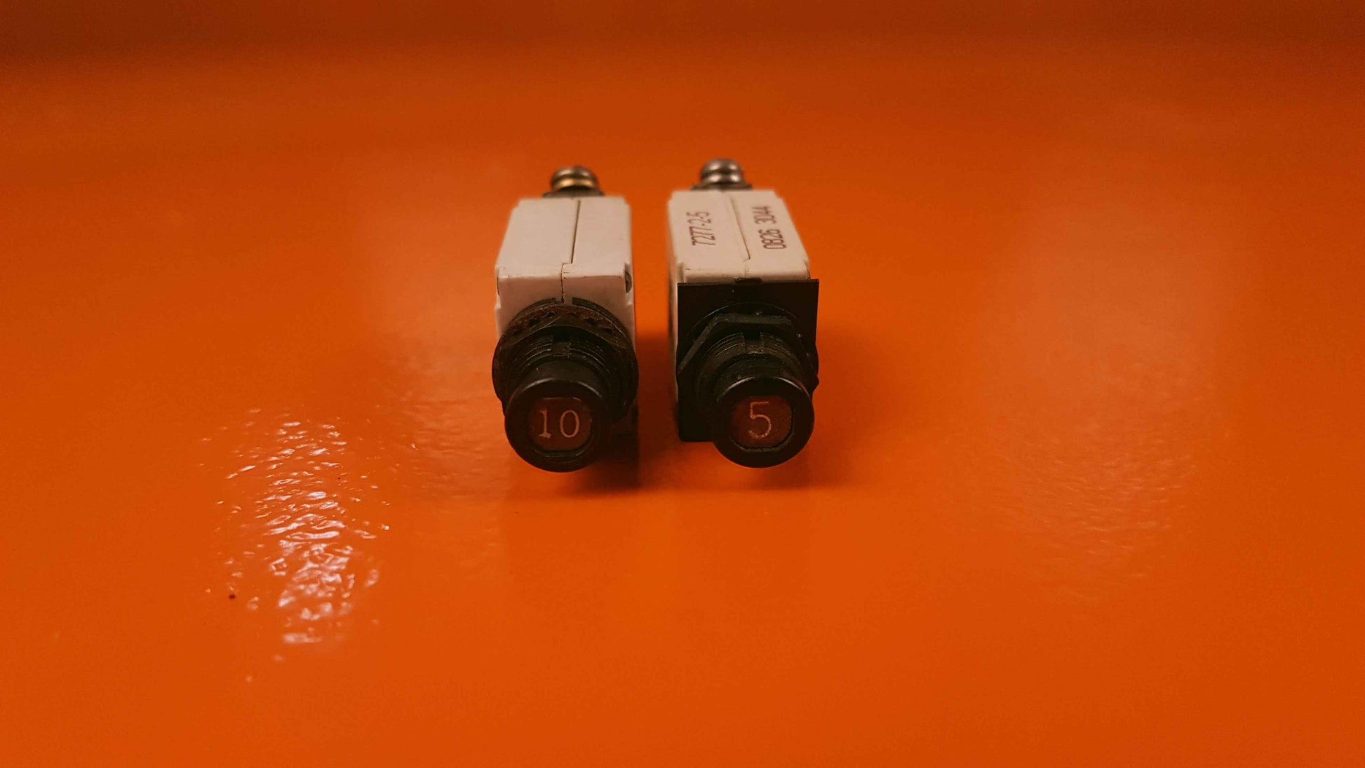 Klixon Kit Of 2 Circuit Breakers