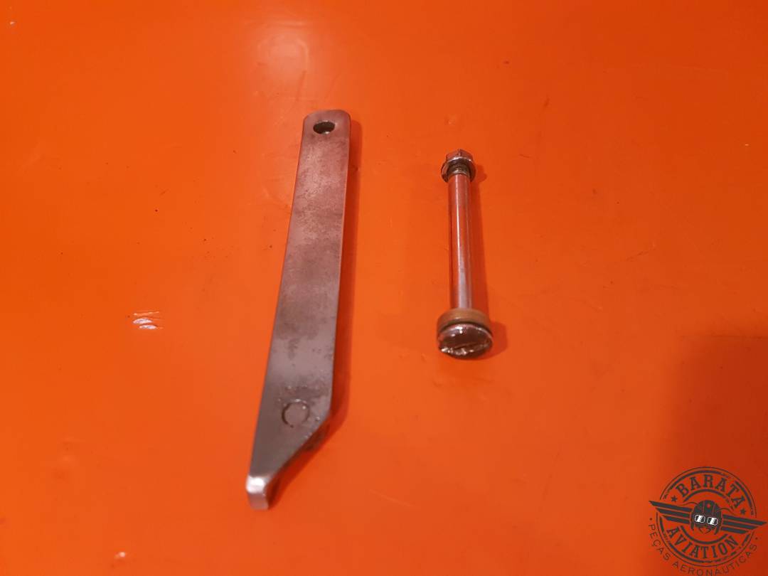 36-430011-305 TOPE DE PUERTA BEECH BARON 58