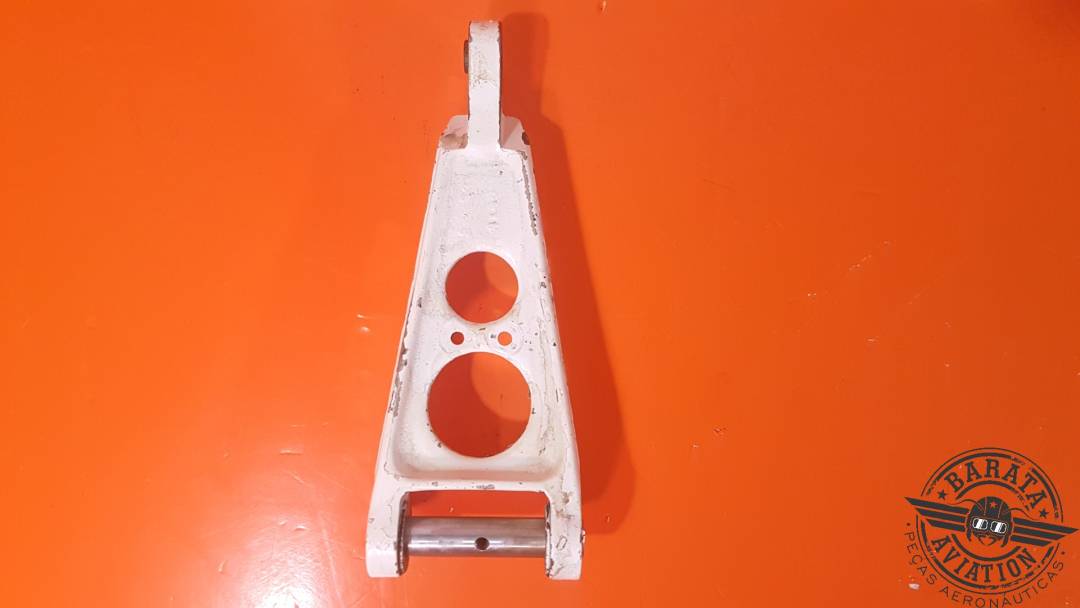 KNEE UPPER MAIN LANDING GEAR P/N: 45-815011-8 