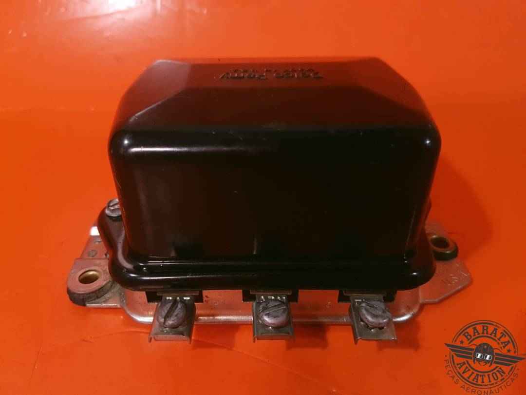 B8002-041 DELCO VOLTAGE REGULATOR - 12 V