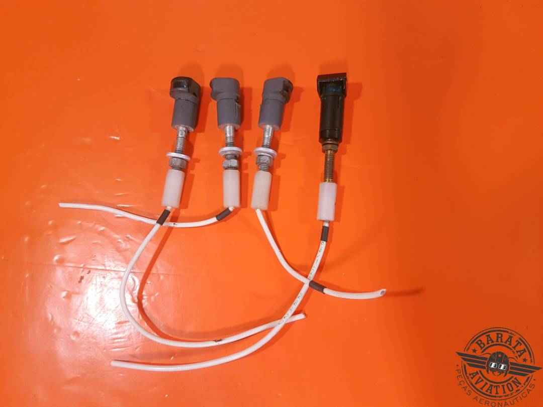 CM2990G1 KIT OF 4 POST LIGHT OPERATING NORMALY