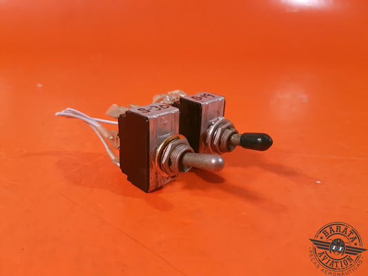 KIT DE 2 INTERRUPTORES CUTLER HAMMER DE 2 POSICIONES N.° DE PARTE: MS35059-23 