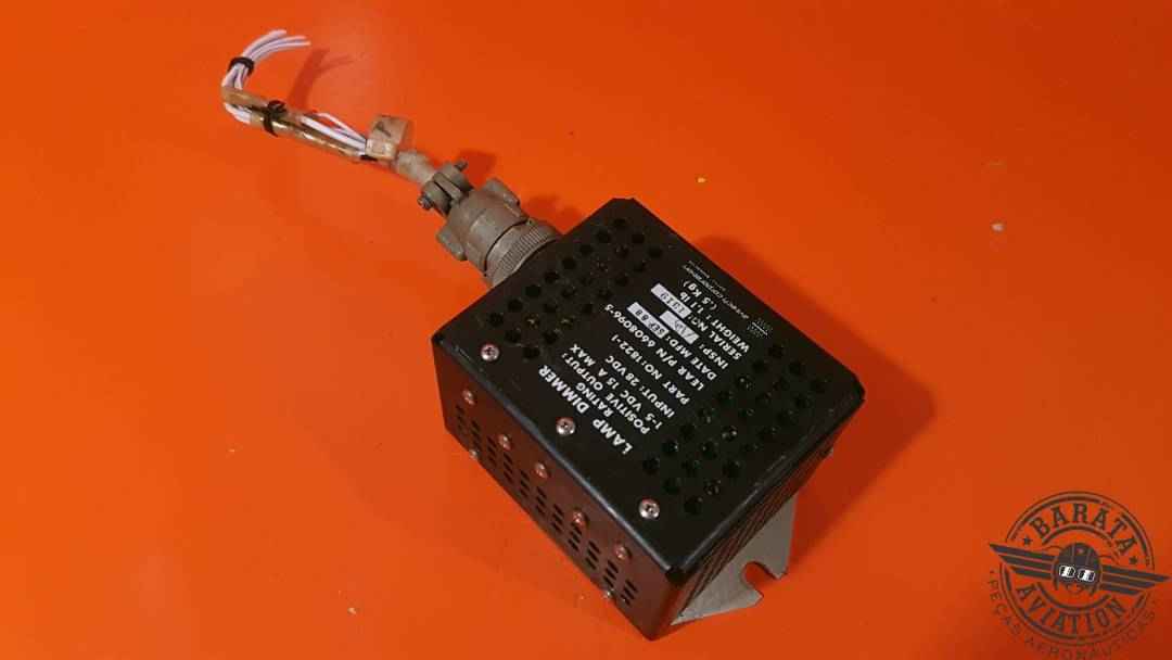 AVTECH/LEAR DIMMER LAMP INPUT:28 VDC W/ CONNECTOR P/N 6608096-5