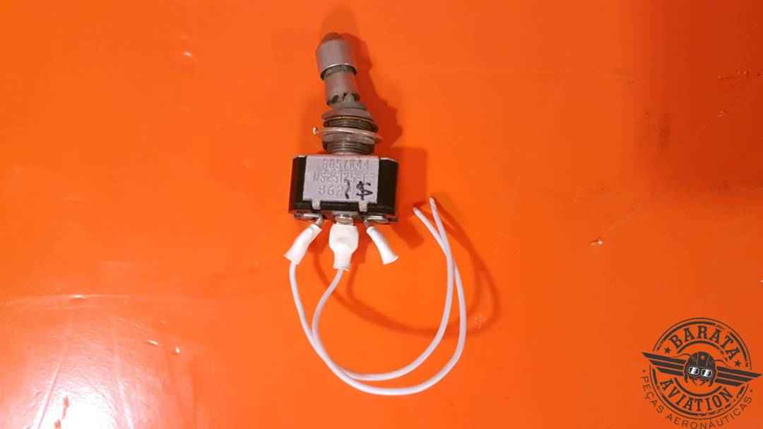 CUTLER HAMMER LANDING GEAR TOGGLE SWITCH  P/N MS25125-E3