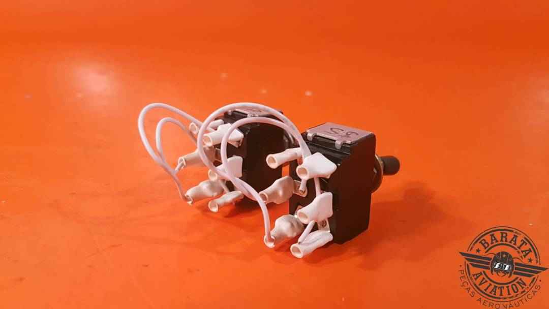 CUTLER HAMMER KIT OF 2 SWITCHES 2 POSITIONS  P/N: MS35059-23