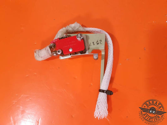 V3L111 MICROSWITCH LIMIT SWICHT W/ SUPPORT