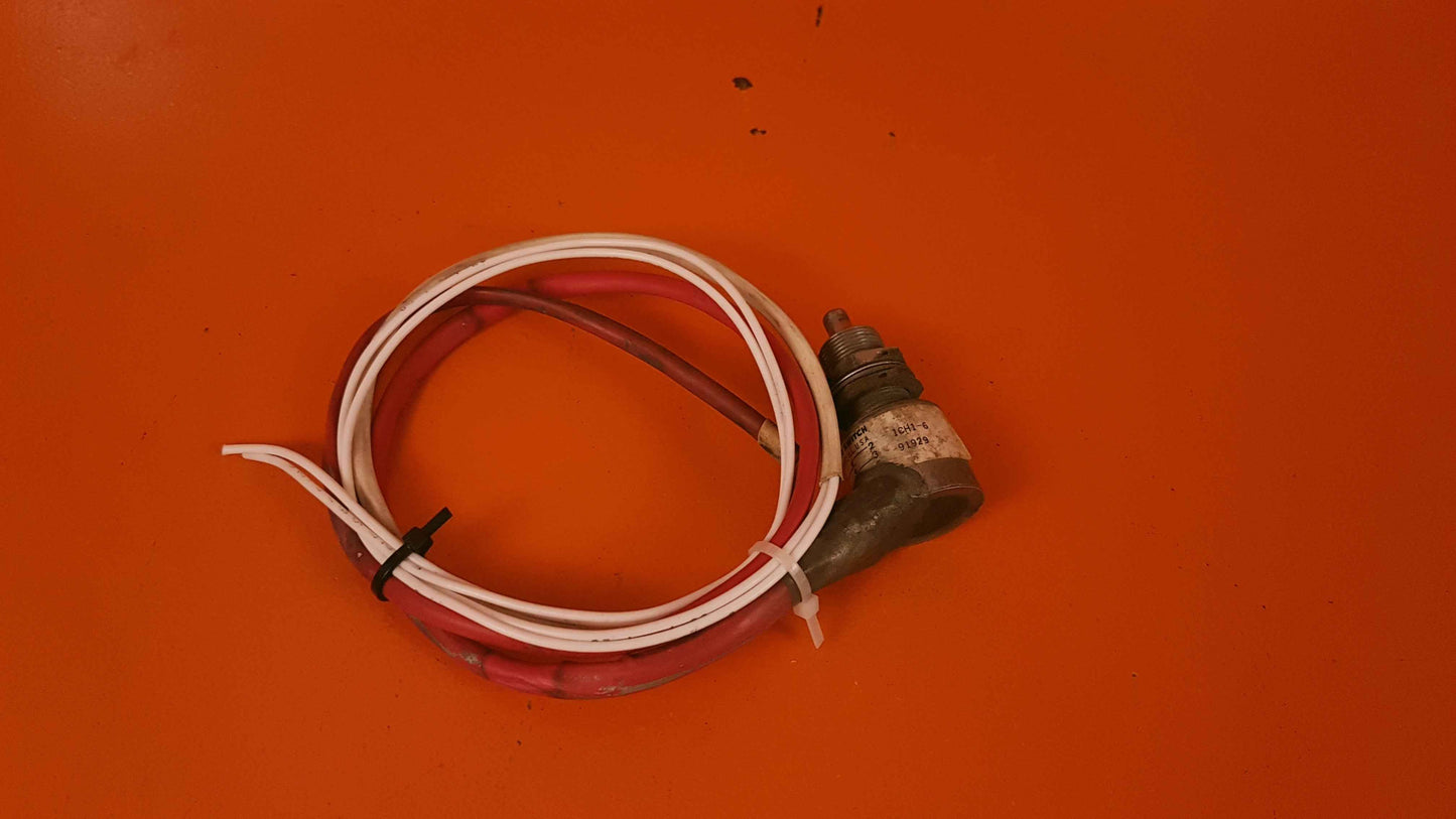 1CH1-6 SWITCH INDICATOR- RH INBD MAIN GEAR DOOR UP
