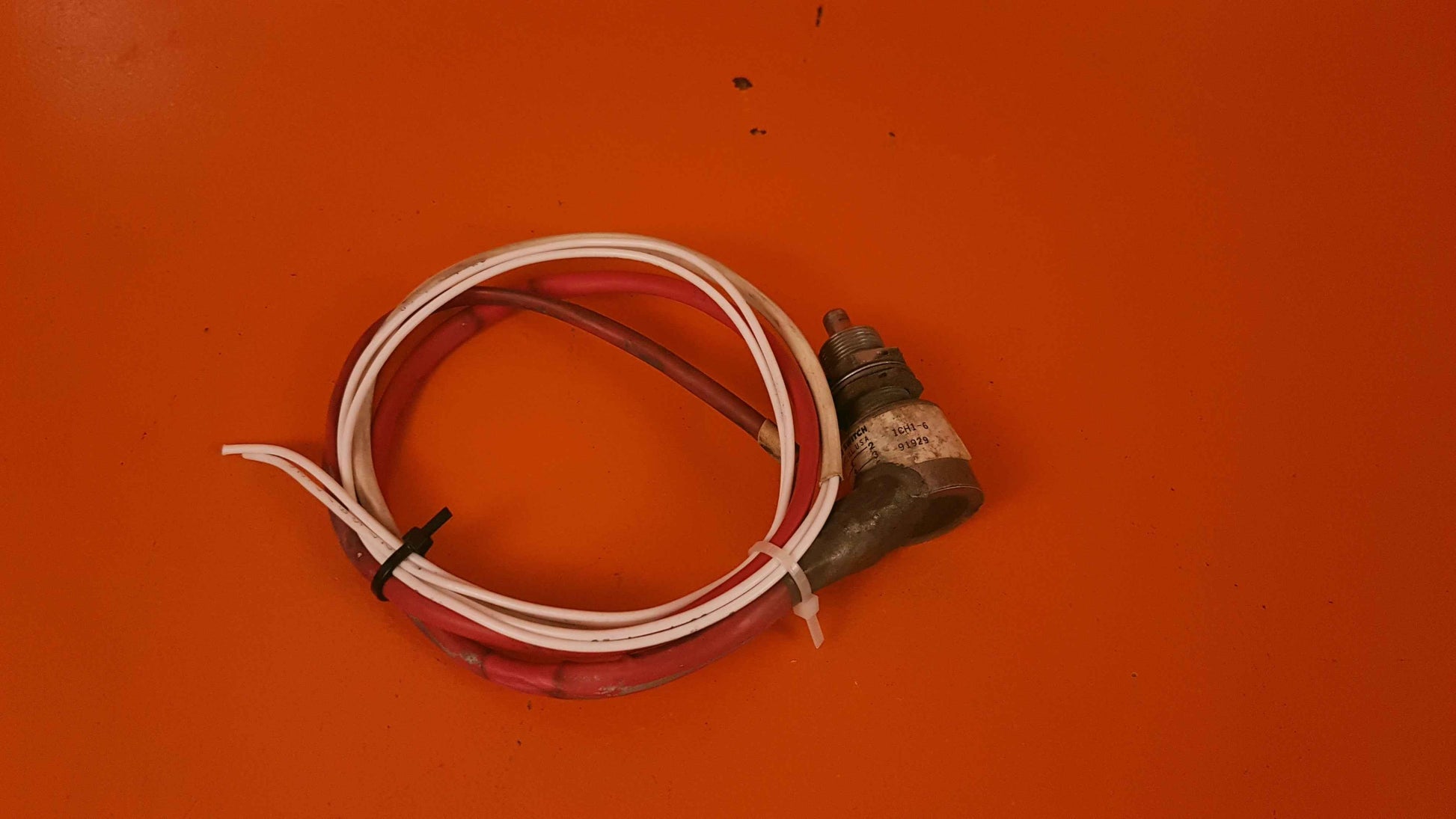 1CH1-6 SWITCH INDICATOR- RH INBD MAIN GEAR DOOR UP