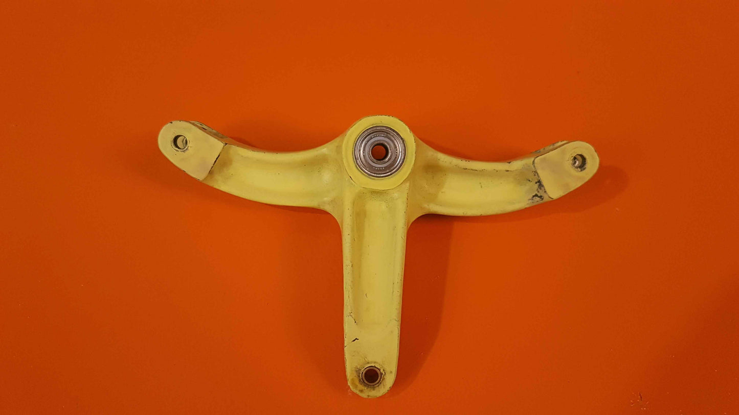 35-524138-2 BEECHCRAFT Rudder Pedal R/H Bellcrank