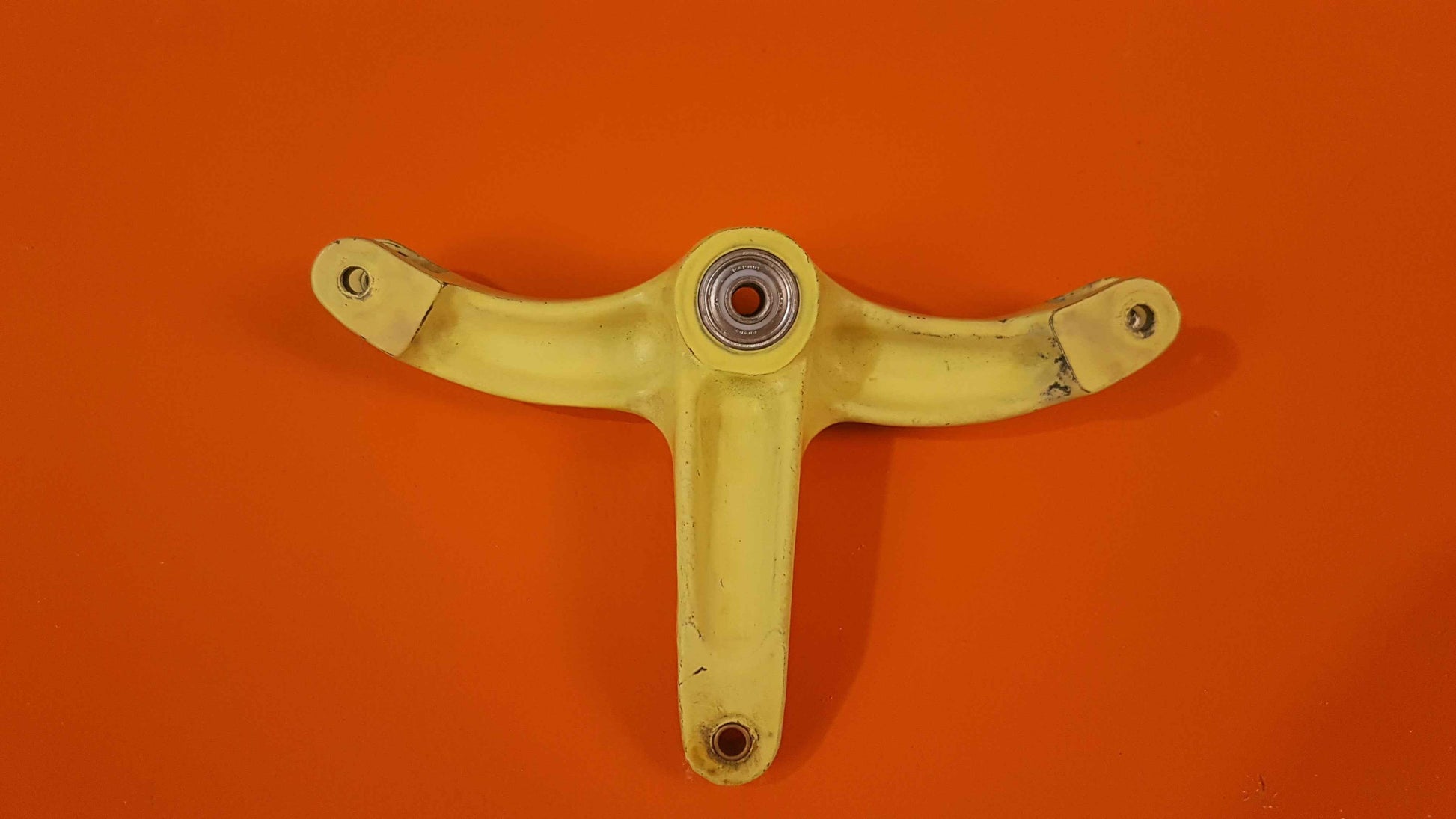 35-524138-2 BEECHCRAFT Rudder Pedal R/H Bellcrank