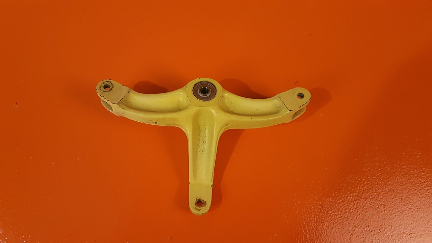 35-524138-2 BEECHCRAFT Rudder Pedal R/H Bellcrank