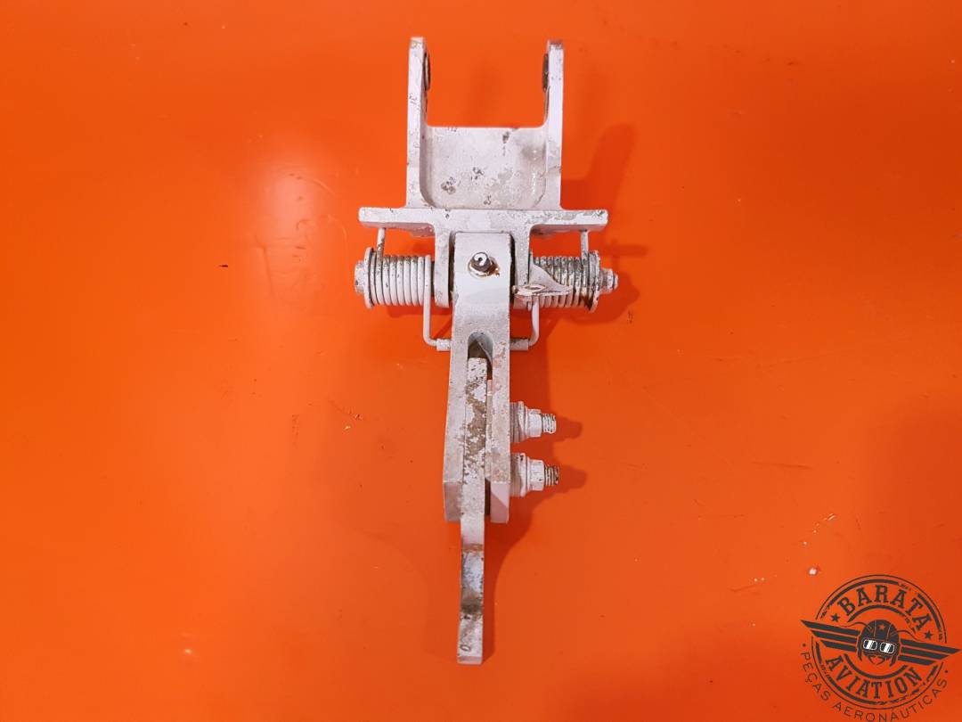 BLOCK DOWN LOCK GEAR ASSY RH MAIN LANDING GEAR - INCLUDED: SUPPORT P/N 60-810083-5 P/N: 60-810086-2