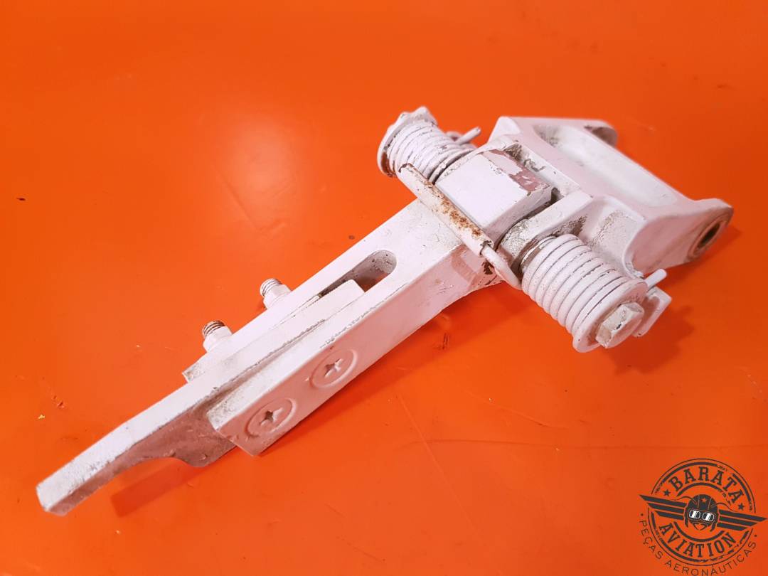 BLOCK DOWN LOCK GEAR ASSY RH MAIN LANDING GEAR - INCLUDED: SUPPORT P/N 60-810083-5 P/N: 60-810086-2