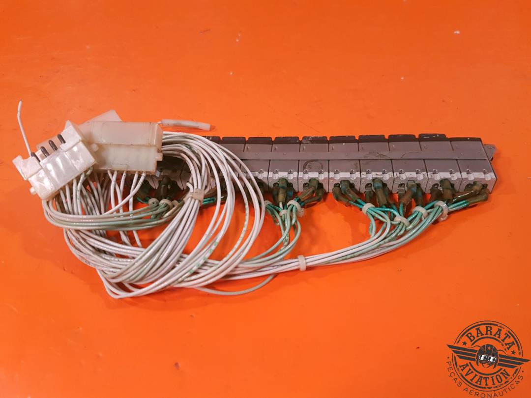354-654-0421 Conjunto de luz indicadora Korry King: falta un botón