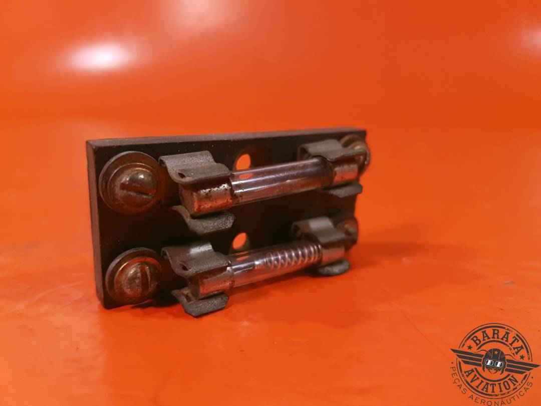 4522 Buss Fuse Block Holder- Included 2 Fuses