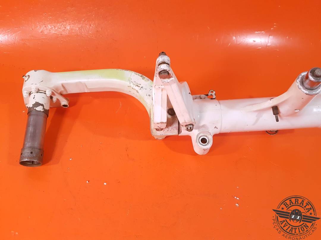 MAIN GEAR ASSEMBLY RIGHT - RETRACT P/N: 96766-07