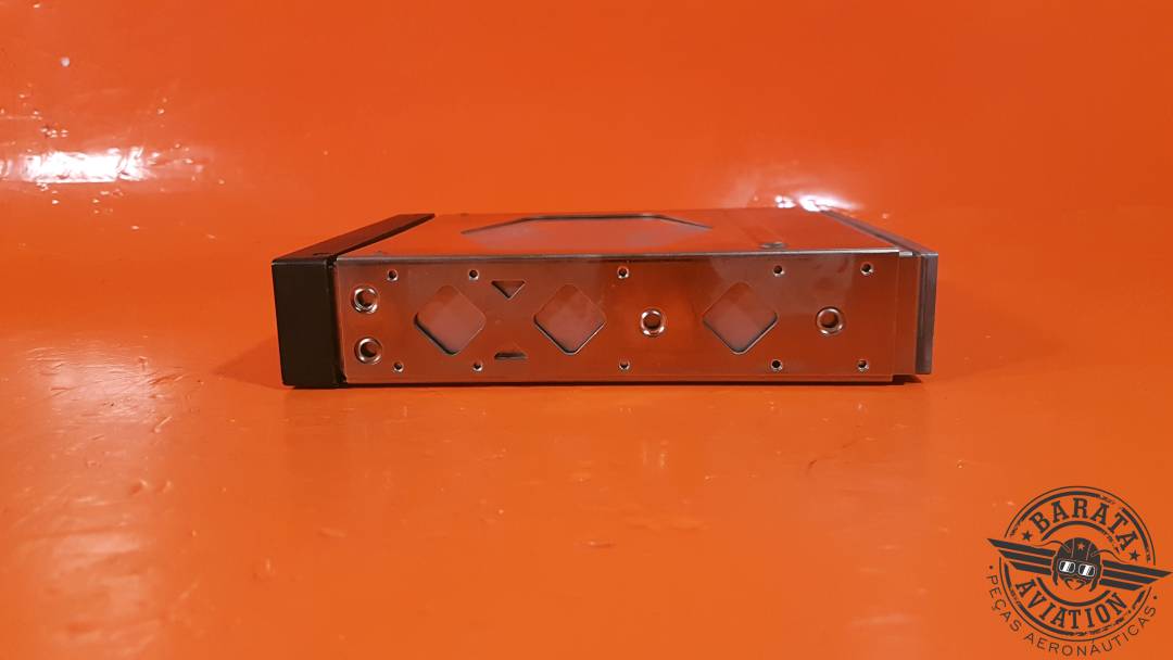 011-00490-00 Garmin GTX 327 Transponder - 11/33 Vdc - W/ Mount Tray 