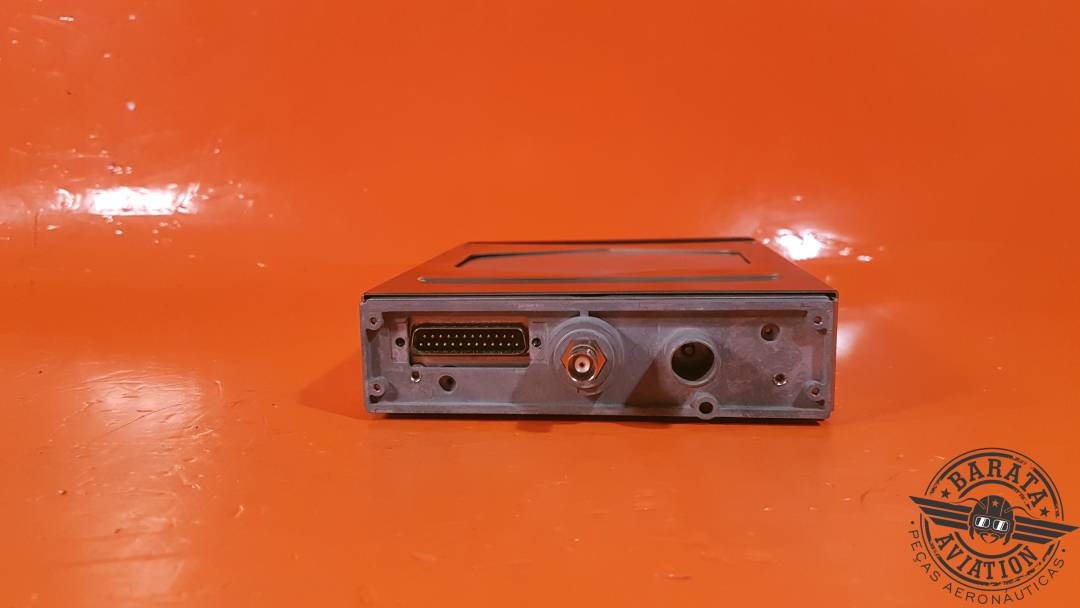 011-00490-00 Garmin GTX 327 Transponder - 11/33 Vdc - W/ Mount Tray 