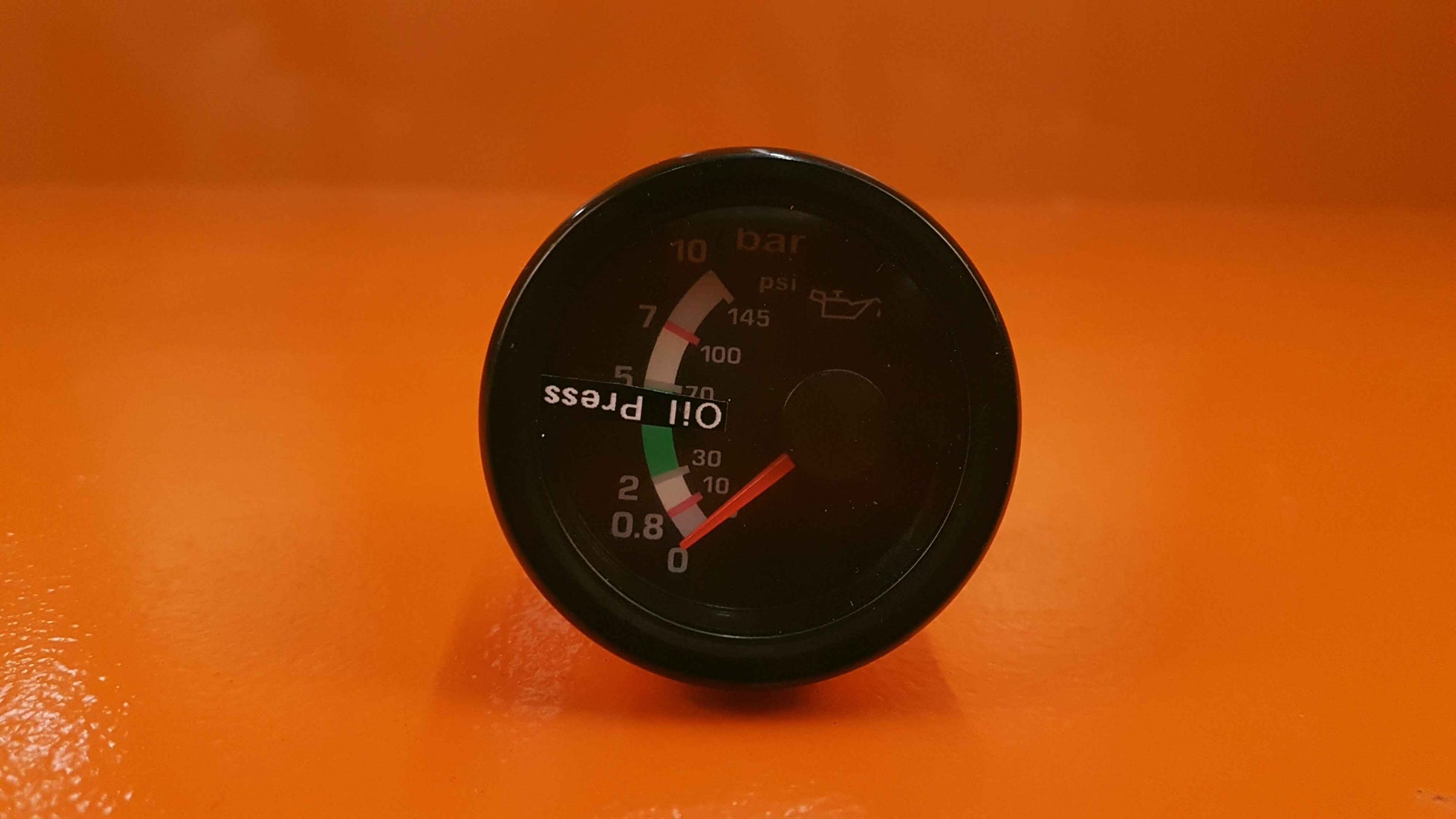 IE61.2B35.2201 ROAD BAR Oil Pressure Gauge