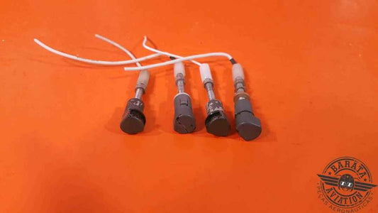 CESSNA KIT OF POST LIGHTS CONTAINS 4 PIECES P/N: CM2990G1