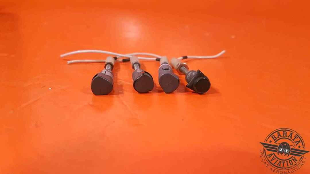 CESSNA KIT OF 4 POST LIGHTS   P/N: CM2990G1