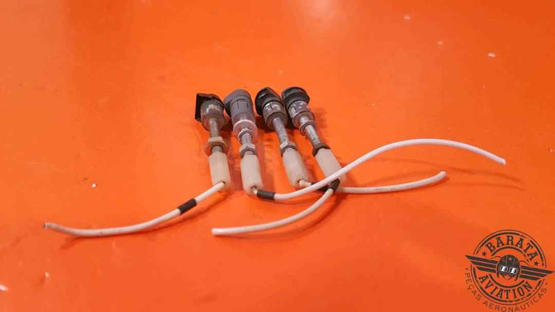 CESSNA KIT OF 4 POST LIGHTS   P/N: CM2990G1