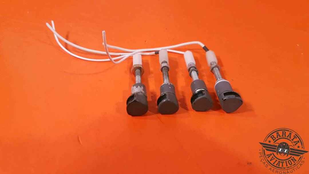 POST LIGHT SET CONTAINS 4 PIECES