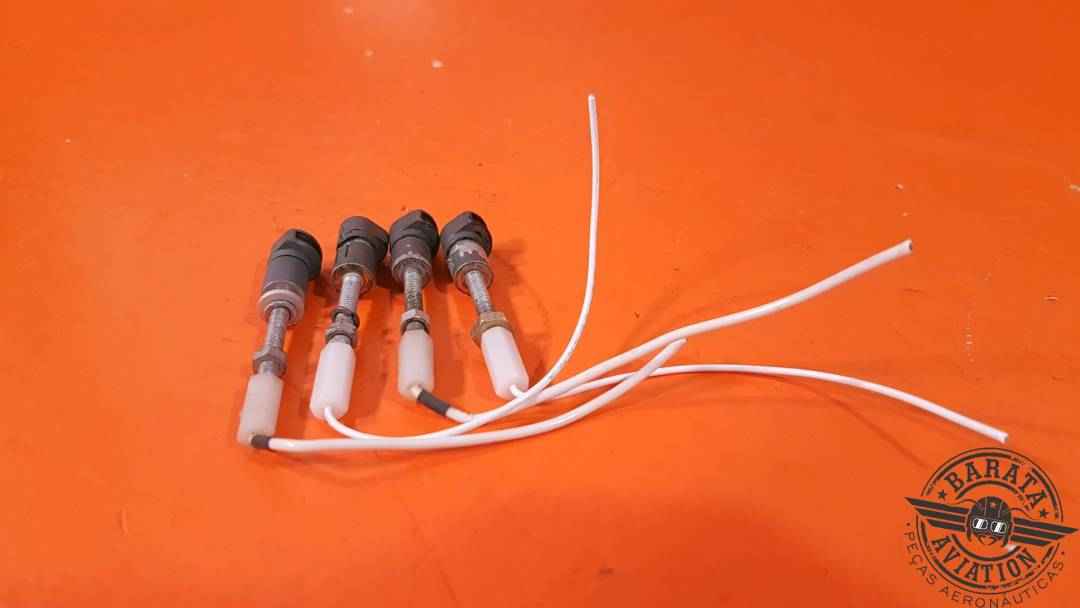 POST LIGHT SET CONTAINS 4 PIECES