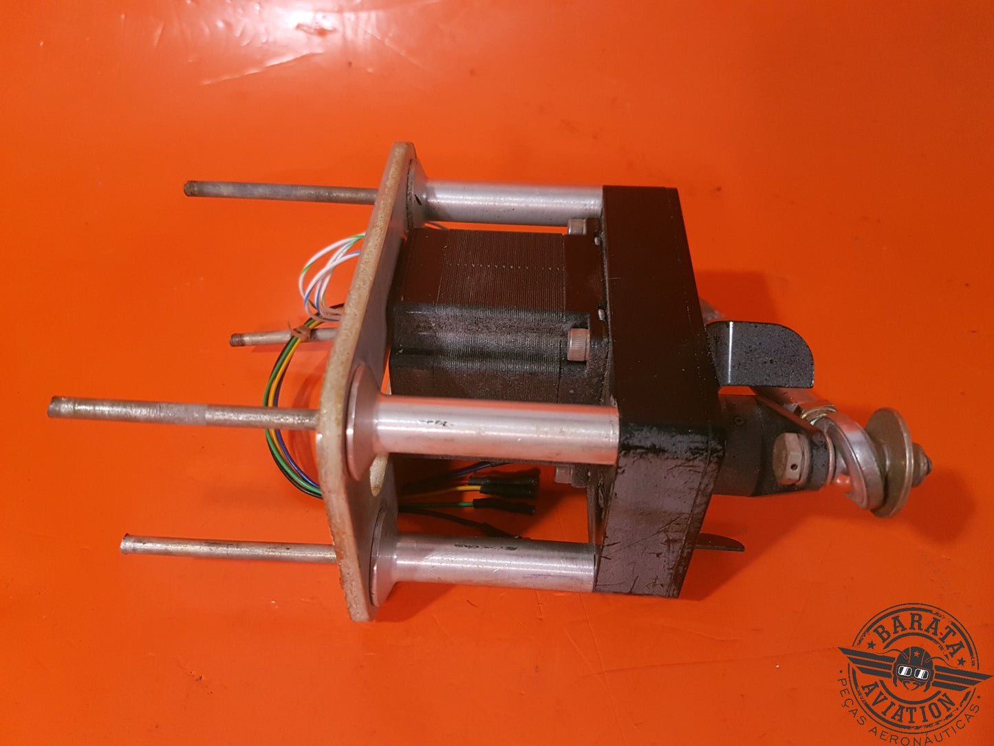 100754-000 DYNON SV32 - CONJUNTO DE SERVO PILOTO AUTOMÁTICO 10-30 VCC