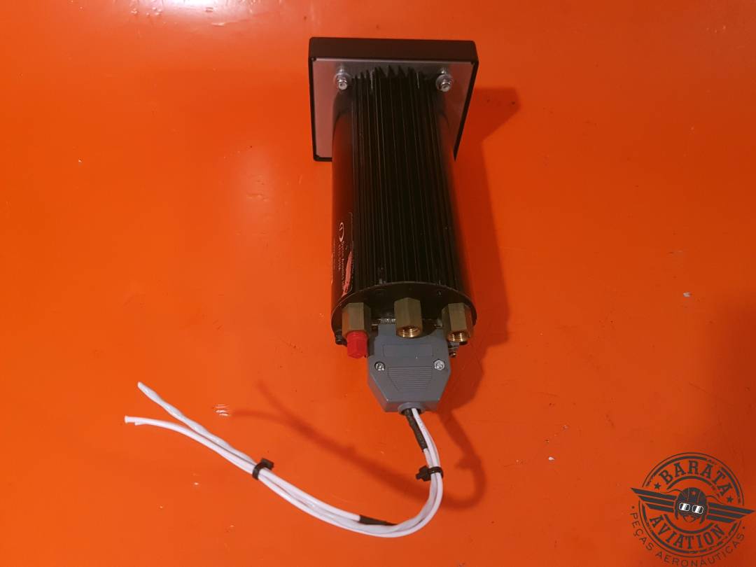 100321-000  DYNON AVIONICS EFIS-D10A  10-30VDC W/ CONNECTOR * FALTANDO UM BOTÃO