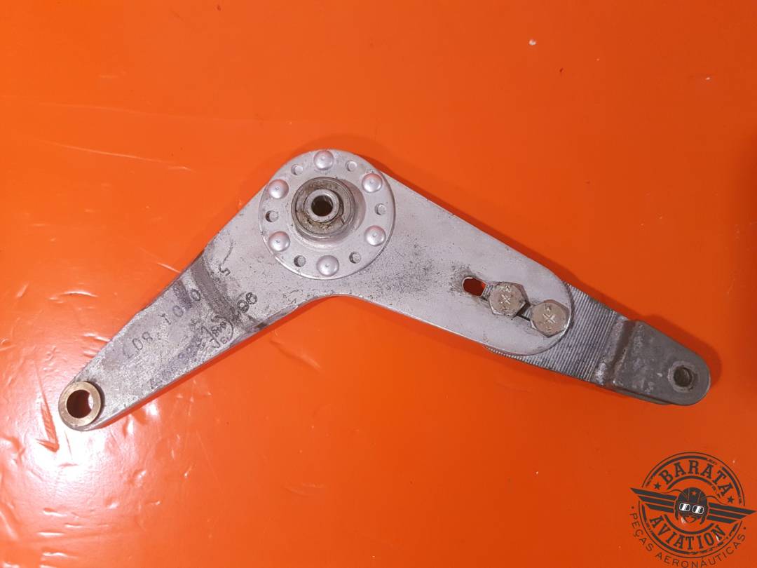 5560001-5 CESSNA BELLCRANK-L/H CONTROL DE COMBUSTIBLE DEL MOTOR