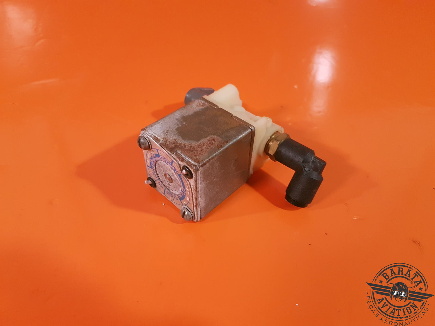 61P64HC2D VALCOR ENGINEERING TWO WAY PRESSURIZATION VALVE 18-30 VDC