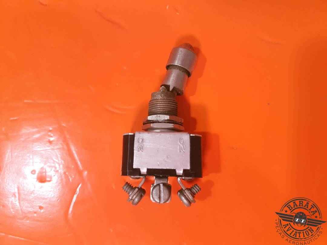 MS35058-27 JBT TOGGLE SWITCHES ON/OFF/ON  3 POSITIONS