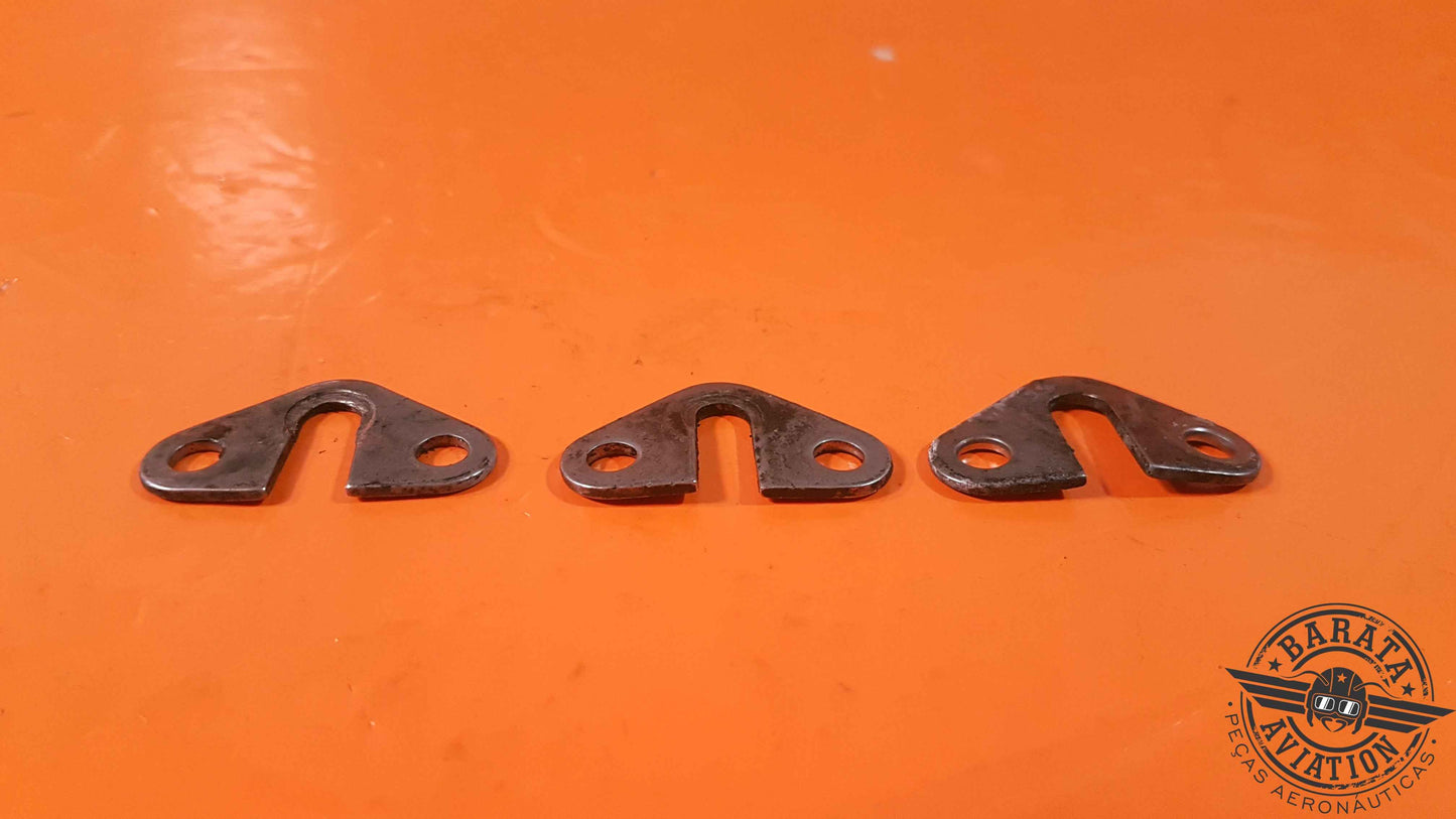 3015068 P&W Plate, Retaining - Cada Unidade
