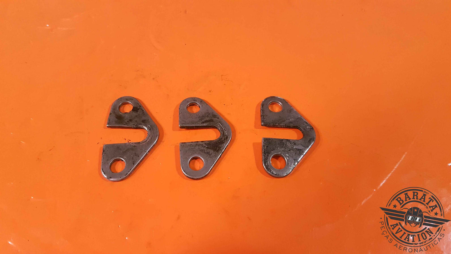 3015068 P&W Plate, Retaining - Cada Unidade