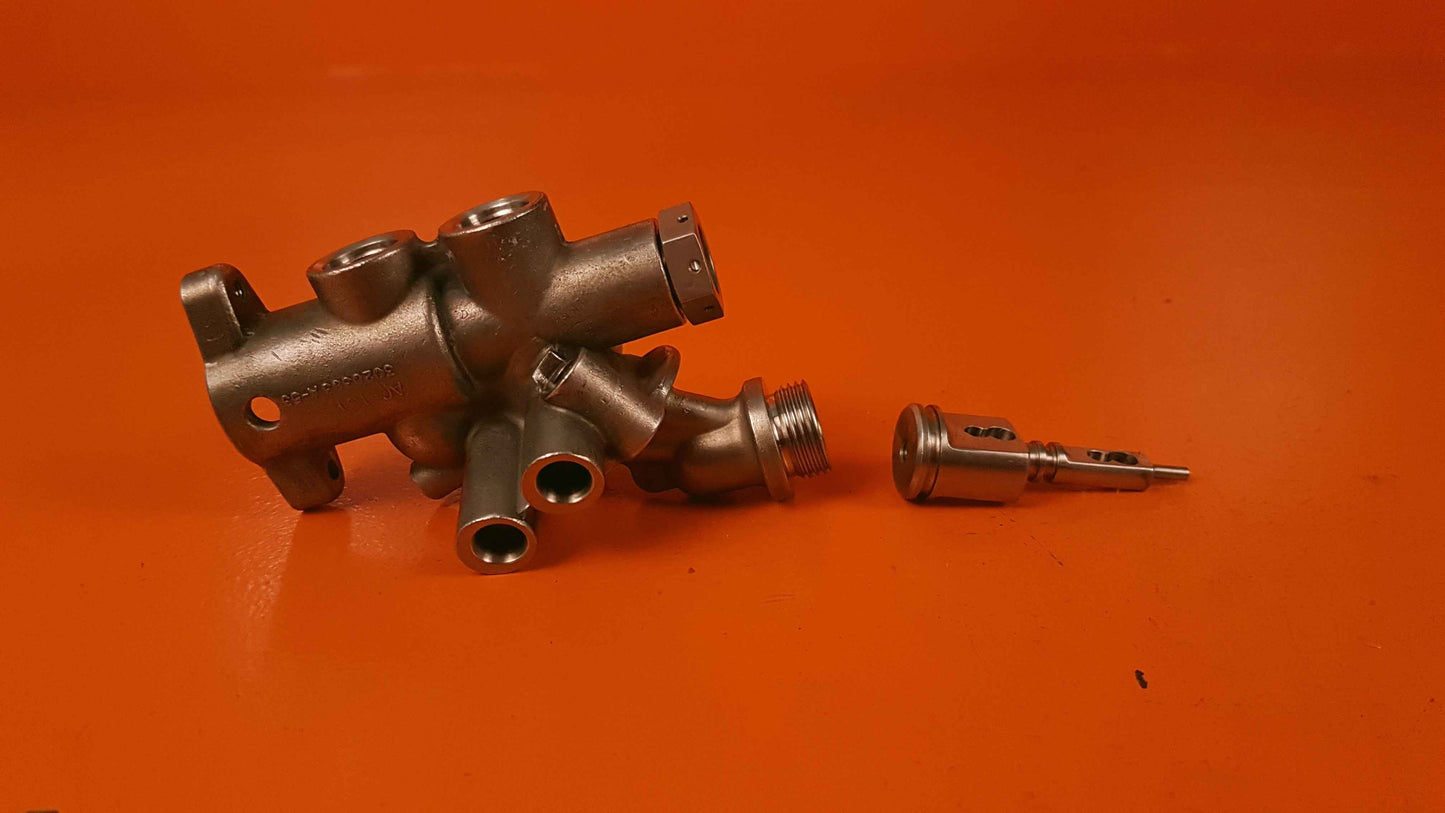 3021157 P&W Adapter Assy