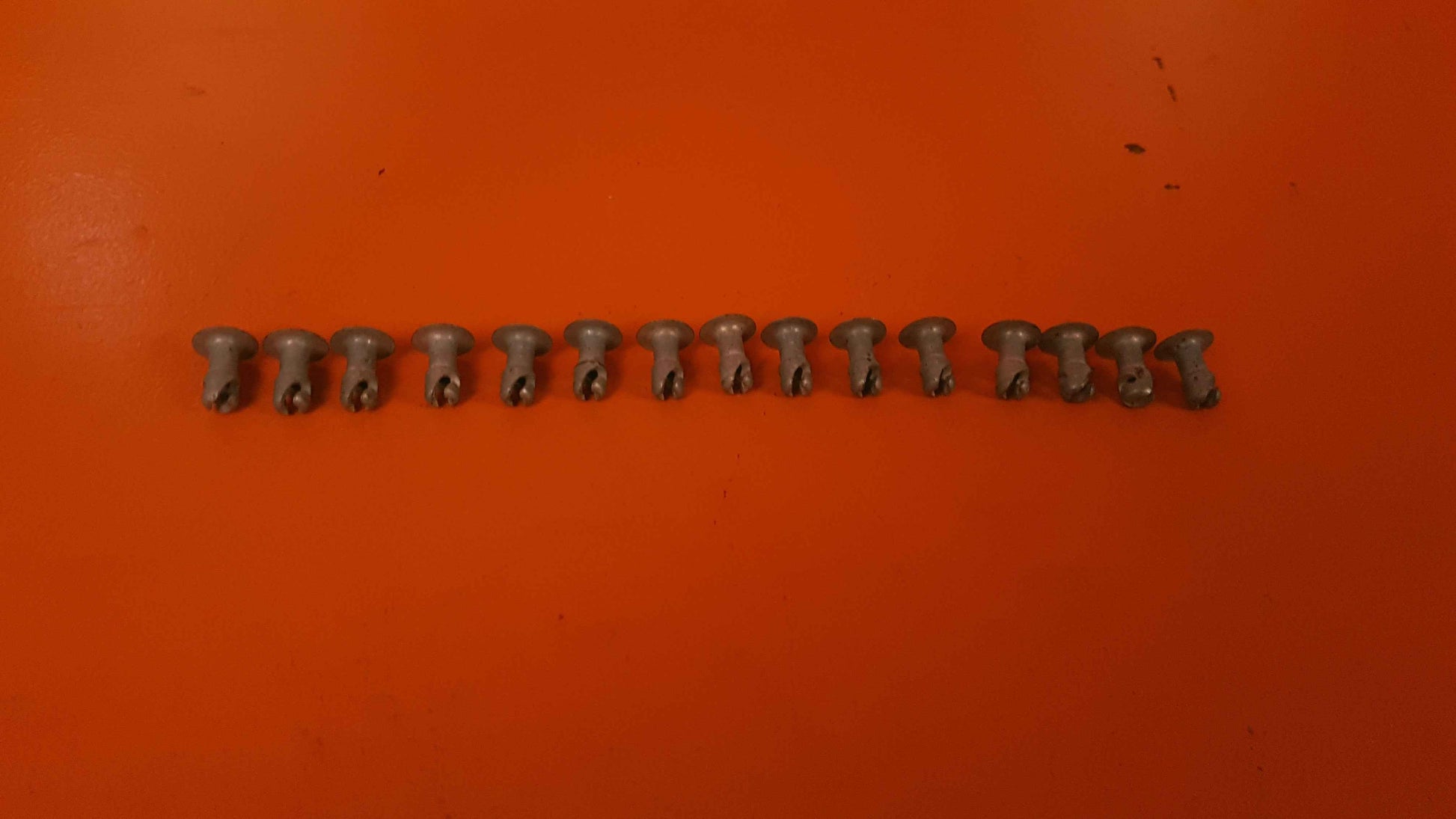 121J-550-Z3C Kit of 15 Turnlock Fasteners