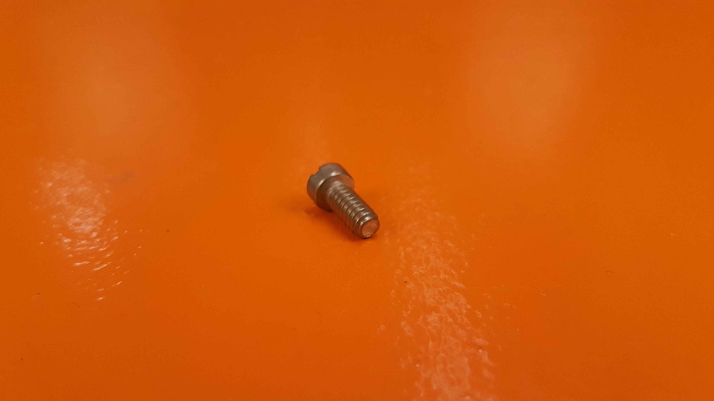 AN501-AD10-7 Screw