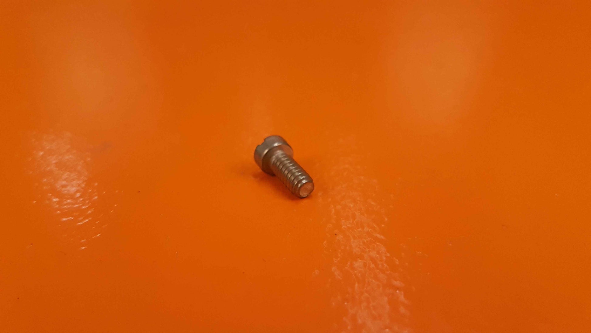 AN501-AD10-7 Screw