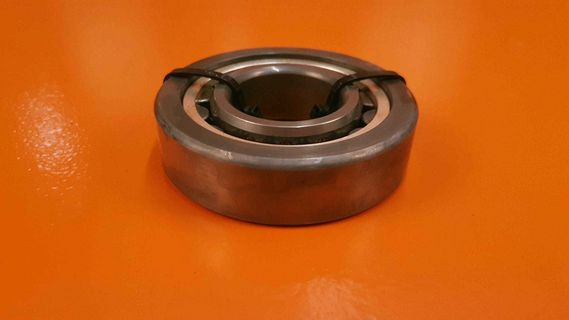 1-300-666-01 Bearing Roller