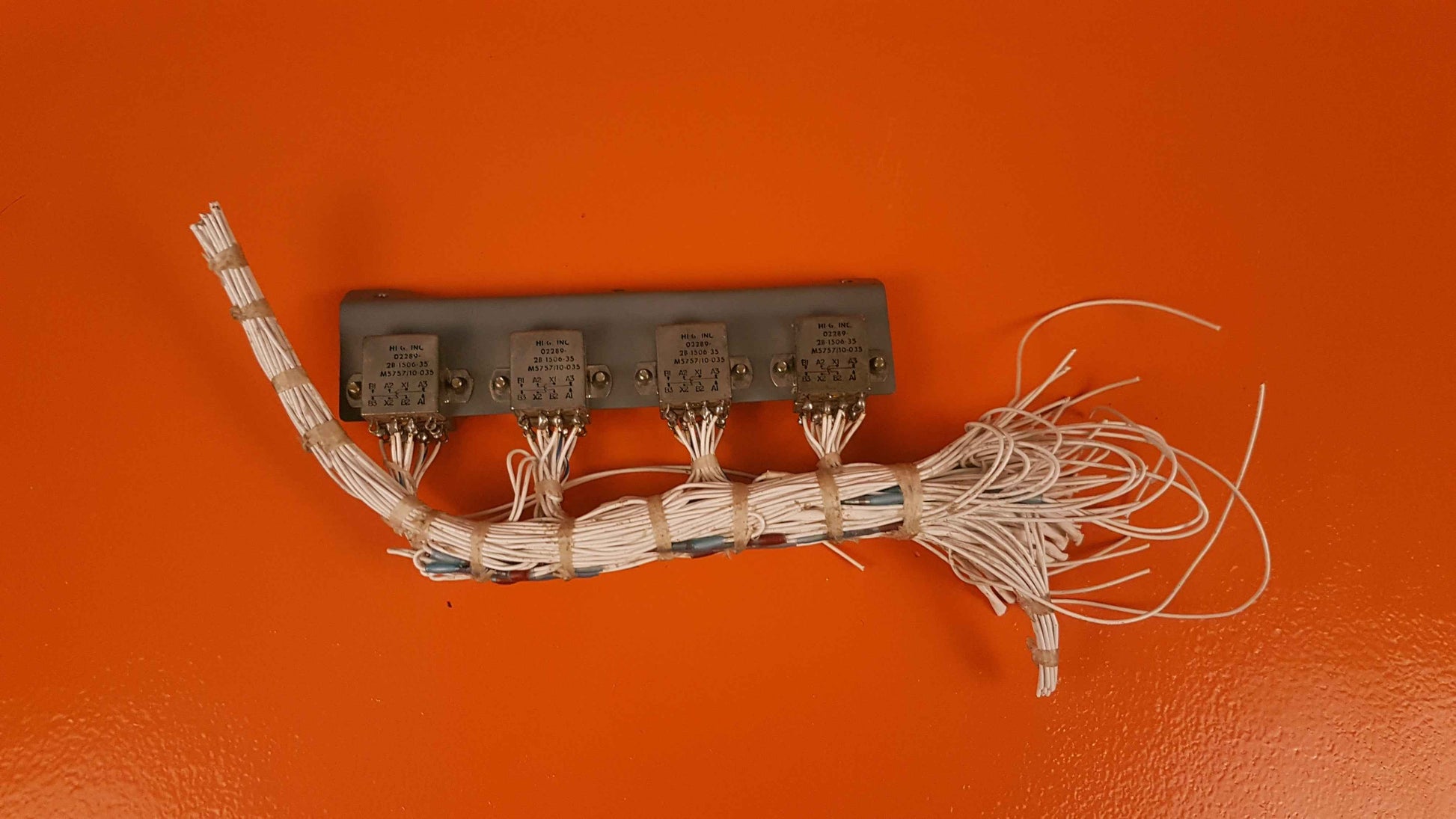 M5757/10-035 HI-G Inc. Set with 8 Relays