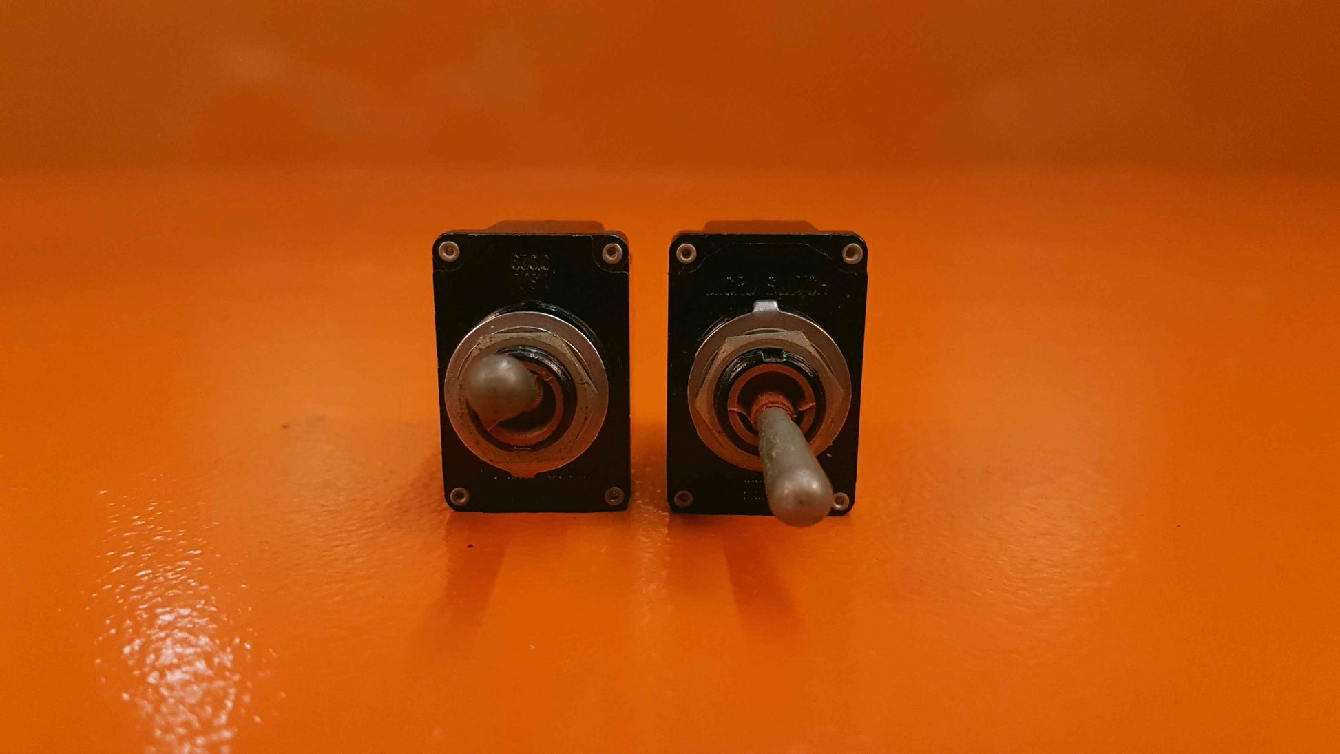 2TL1-8 Sealed Toggle Switch Kit