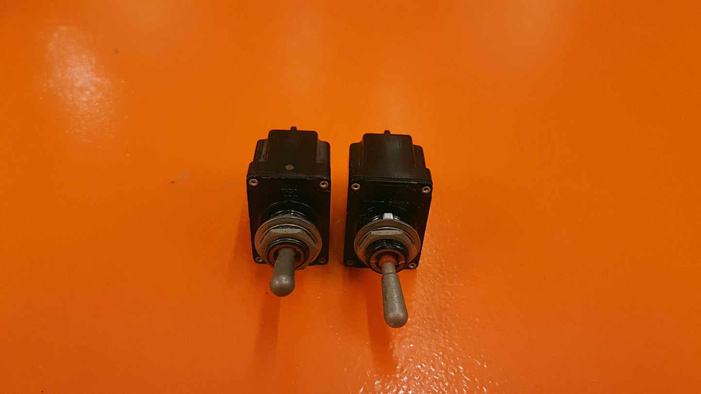 2TL1-8 Sealed Toggle Switch Kit