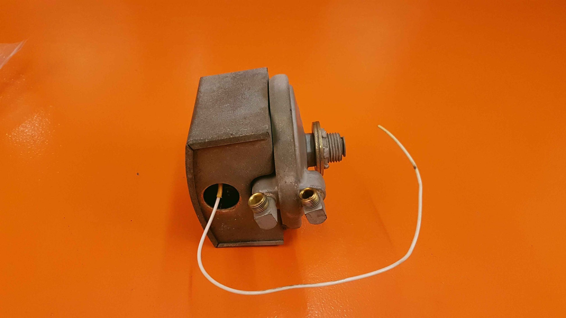 1823 Dwyer Low Differential Pressure Switch