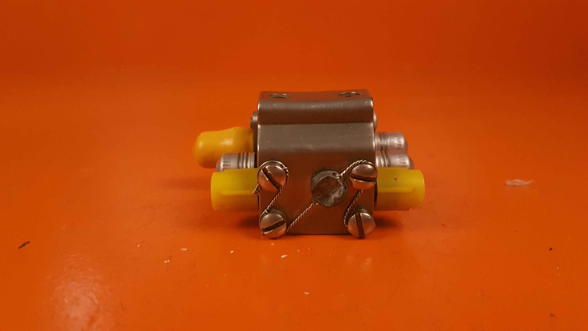 1-180-115-02 Bell Helicopter Fuel Flow Divider Valve